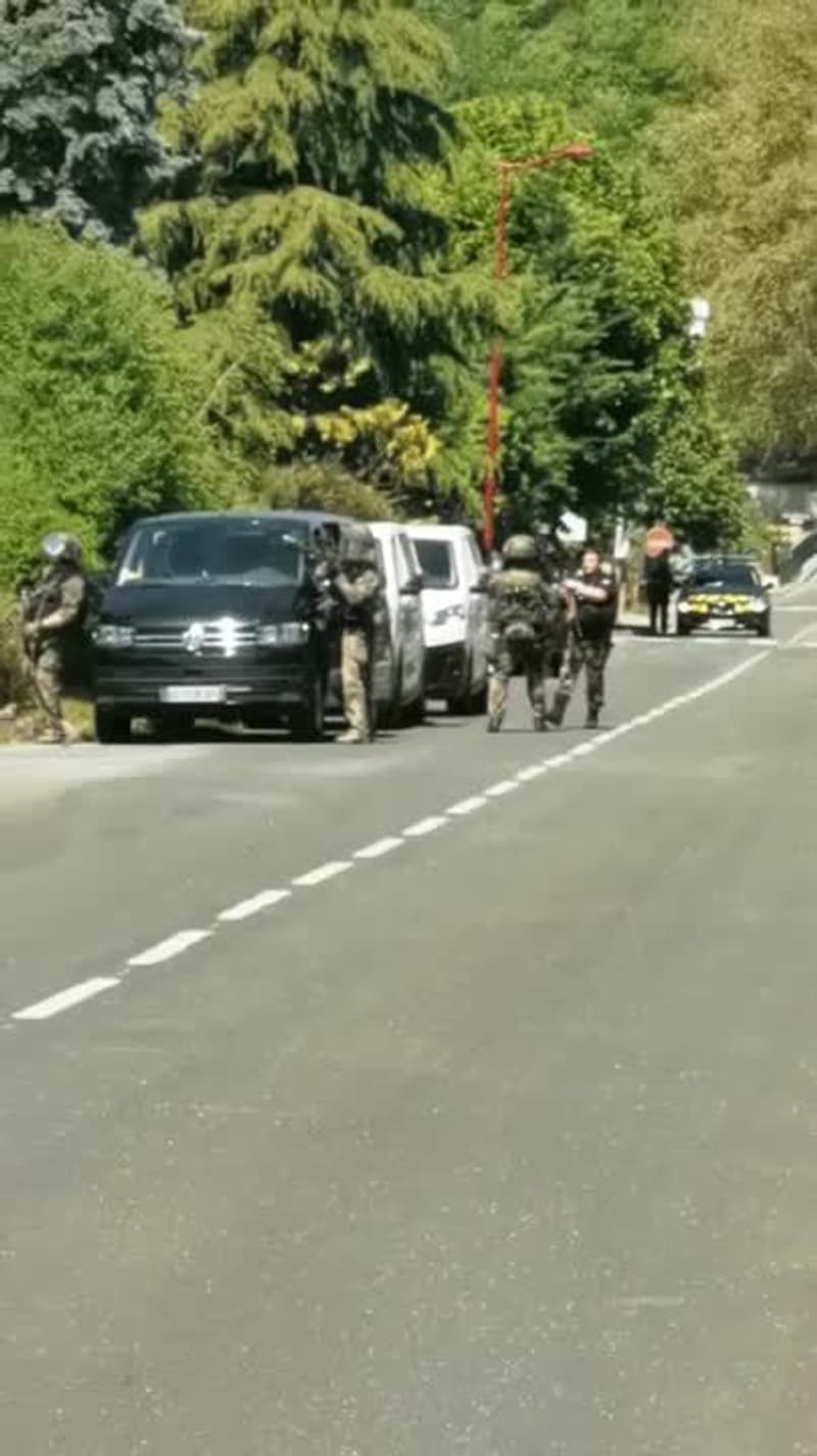 Forcené en Dordogne : opération en cours à Condat-sur-Vézère - Témoins BFMTV