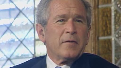 George W. Bush a effectué deux mandats avant ceux de Barack Obama.