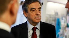 François Fillon a dénoncé des "boules puantes" après la publication d'un article sur sa femme par Le Canard Enchaîné.