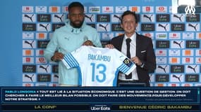Bakambu lors de sa présentation à l'OM, le 14 janvier 2022.