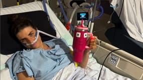 La Franco-Australienne Jessica Fox sur son lit d'hôpital après une ablation d'une tumeur, le 28 août 2025