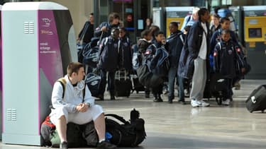 Des milliers de voyageurs se sont retrouvés coincés dans les gares