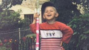 Thibaut Collet enfant dans le jardin familiale