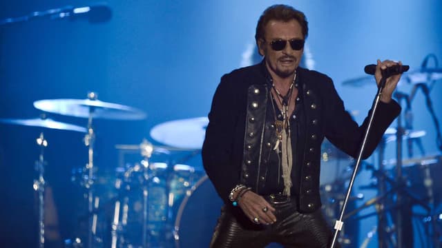 Johnny Hallyday, en concert à Lille vendredi soir, a annoncé la sortie très prochaine de son 50e album, intitulé "De L'Amour".