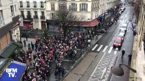 Explosion rue de Trévise: des habitants du 10e arrondissement de Paris rendent hommage aux Pompiers