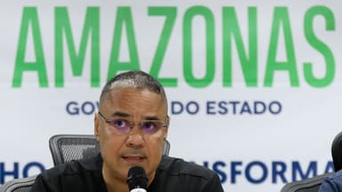 Le secrétaire à la Sécurité de l'Etat d'Amazonas, Vinicius Almeida, lors d'une conférence de presse à propos d'un crash d'avion à Barcelos, le 16 septembre 2023