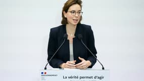 La ministre des Comptes publics Amélie de Montchalin, lors de la conférence de presse le 15 avril 2025 à Paris.