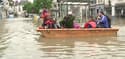 Inondations: "Les pompiers nous interdisent de rentrer chez nous, même en embarcation" 