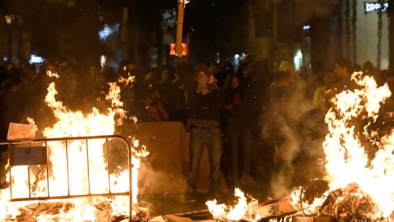 Des barricades enflammées à Barcelone, le 17 octobre 2019. (Photo d'illustration)