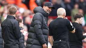Jürgen Klopp et l'arbitre Paul Tierney