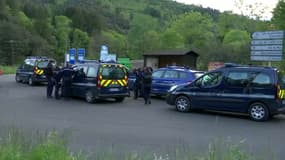 "Sans résistance", "tenue complète de camouflage": les premiers éléments de la reddition du meurtrier présumé des Cévennes
