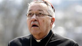 L'adoption du projet de loi sur le mariage homosexuel risque de faire plonger la société française dans la violence à l'heure où le gouvernement fait face à d'importants défis économiques, a estimé mardi le cardinal André Vingt-Trois devant la Conférence