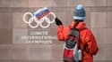 Le président français Emmanuel Macron a estimé qu'il ne pouvait "pas y avoir le drapeau russe aux Jeux" olympiques de Paris, la Russie n'ayant "pas sa place à un moment où elle a commis des crimes de guerre"