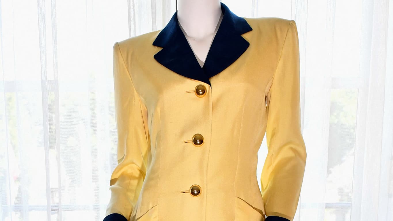 Un tailleur de la princesse Diana aux enchères par Julien's Auction