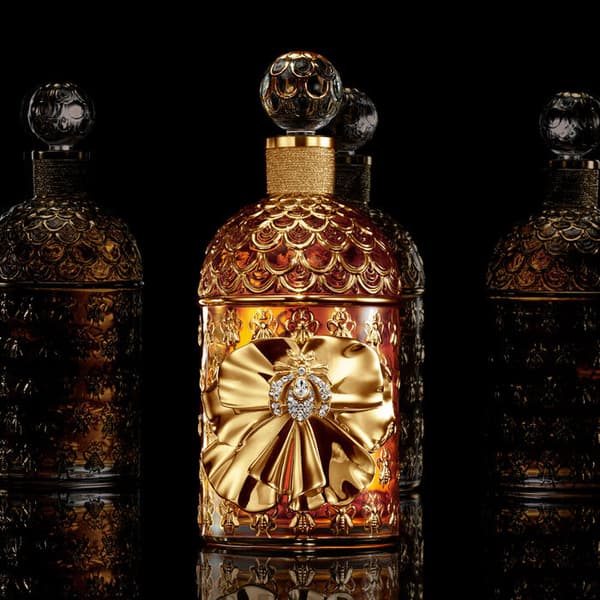 Imagine Guerlain, le Flacon Aux Abeilles par Begüm Khan