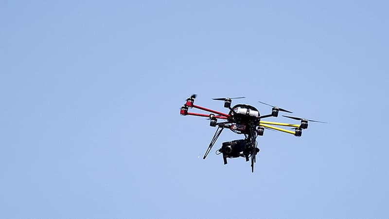Le drone a été aperçu au-dessus d'une base militaire (illustration)