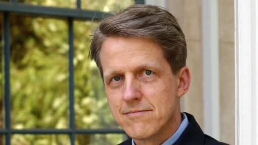 Robert Shiller a même un indice sur l'immobilier qui porte son nom.