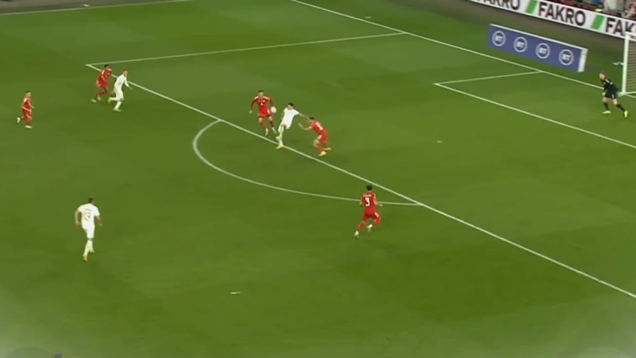 La passe décisive de Robert Lewandowski La passe décisive de Robert Lewandowski