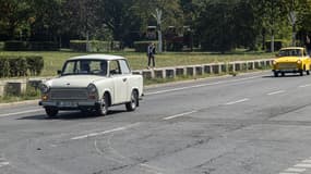 [Légende AFP via Google Traduction] De vieilles voitures Trabant de l'époque de l'Allemagne de l'Est se trouvent à Berlin, en Allemagne, le 20 août 2025. (Photo de Kristian Tuxen Ladegaard Berg/NurPhoto) 