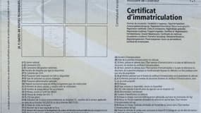 Gérard Collomb, ministre de l'Intérieur, veut simplifier la procédure pour obtenir sa carte grise.