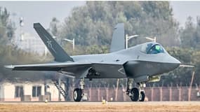 L'avion de combat furtif J-35A a un design similaire du F-35 américain.