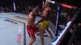 Alex Pereira face à Jiri Prochazka à l'UFC 295 le 12 novembre 2023
