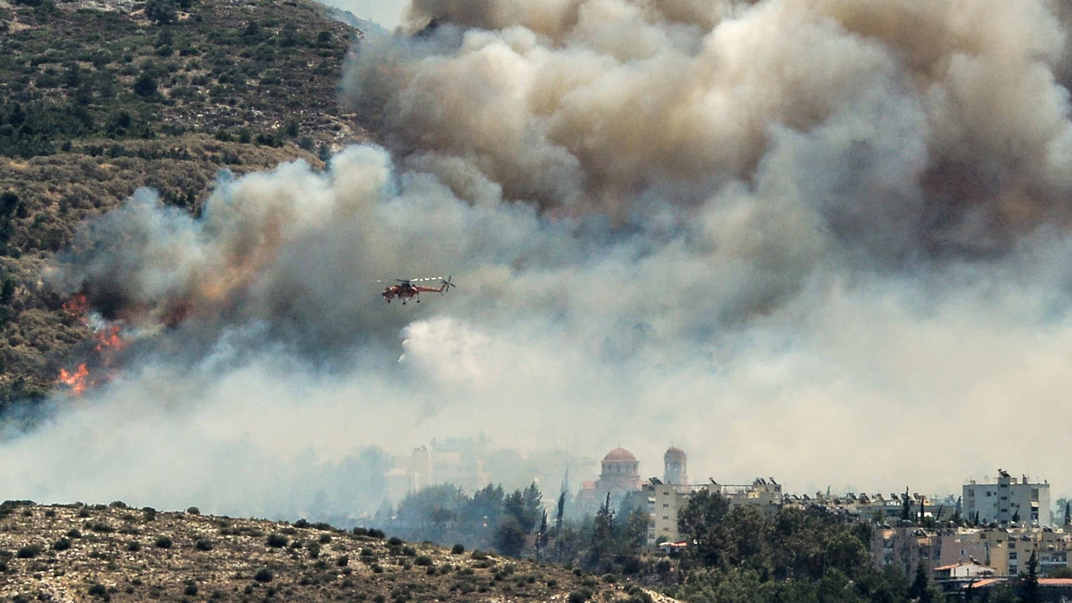 Un incendie de grande ampleur s'est déclaré dans une forêt tout près d'Athènes le 17 juillet.