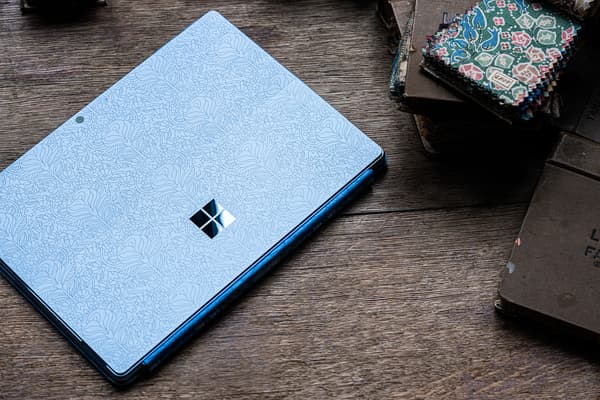 La Surface Pro 9 réalisée en édition limitée avec la marque londonienne Liberty.