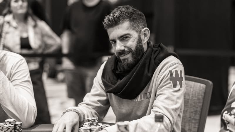 Mikael Busto, joueur de cash qui crush les tournois