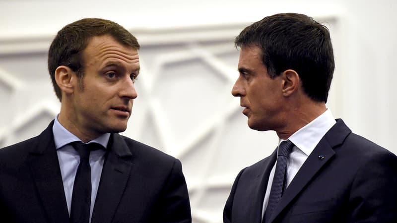 Manuel Valls discute avec Emmanuel Macron, encore Ministre de l'économie, en avril 2016