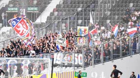 Des supporters de l'Olympique Lyonnais, à Toulouse le 29 septembre 2024