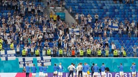 Les supporters finlandais à Saint-Pétersbourg
