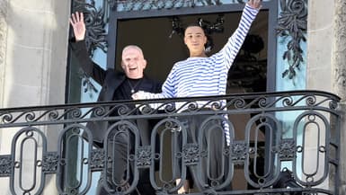 Jean-Paul Gaultier et Olivier Rousteing lors de la Fashion Week à Paris le 6 juillet 2022