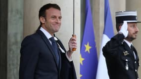 Emmanuel Macron le 15 novembre 2019 sur le parvis de l'Élysée