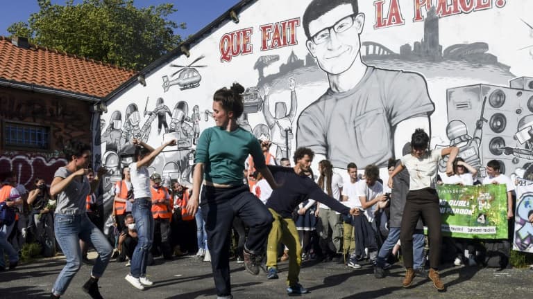 Manifestation dansée devant le portrait de Steve Maia Caniço le 21 juin 2020