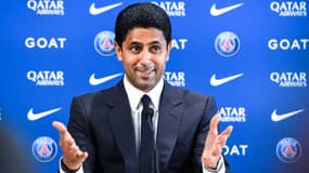 Le président du PSG et de QSI, Nasser Al-Khelaïfi, très souriant face à la presse en juillet 2023