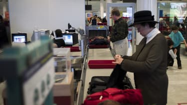 Les passagers ont le choix de payer 12 euros pour se faire envoyer chez eux, par courrier-colis, leurs articles interdits en cabine d’avion.