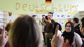 Le premier portail de l'emploi visant explicitement les réfugiés venus en Allemagne a été créé par une poignée de jeunes spécialistes allemands et un réfugié syrien .