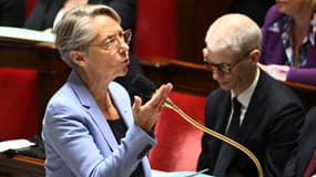 Élisabeth Borne lors de la séance des questions au gouvernement à l'Assemblée nationale à Paris, le 21 mars 2023.