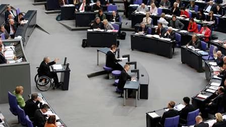 Le Bundestag, la chambre basse du Parlement allemand, a voté vendredi une loi autorisant la première économie de la zone euro à contribuer au mécanisme de stabilisation de 750 milliards d'euros décidé par l'Union européenne. /Photo prise le 21 mai 2010/RE