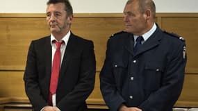 Le batteur d'AC/DC Phil Rudd, lors de son procès pour menaces de mort et possession de drogue, le 21 avril 2015 à Tauranga en Nouvelle-Zélande