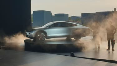 La start-up néerlandaise Lightyear vient de dévoiler son premier prototype, la Lightyear One, sa première voiture à énergie solaire.
