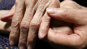 Selon France Alzheimer, quelque 800.000 personnes sont touchées en France par cette affection, mais seulement la moitié ont été dépistées. 225.000 nouveaux cas sont détectés chaque année.