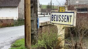 Le panneau d'entrée du village de Beussent (Pas-de-Calais), le 13 mars 2024.