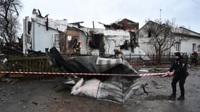 Les débris du musée Shukhevych au lendemain d'une attaque de drone à Lviv, en Ukraine