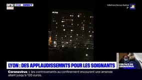 Depuis leur fenêtre, des Lyonnais ont applaudi et entonné une Marseillaise pour les soignants
