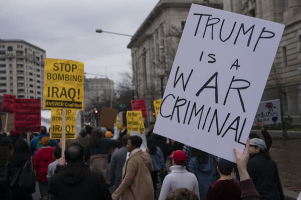 À Washington (USA), une manifestation contre une guerre entre l'Iran et les États-Unis, le samedi 4 janvier 2020. À Washington (USA), une manifestation contre une guerre entre l'Iran et les États-Unis, le samedi 4 janvier 2020.