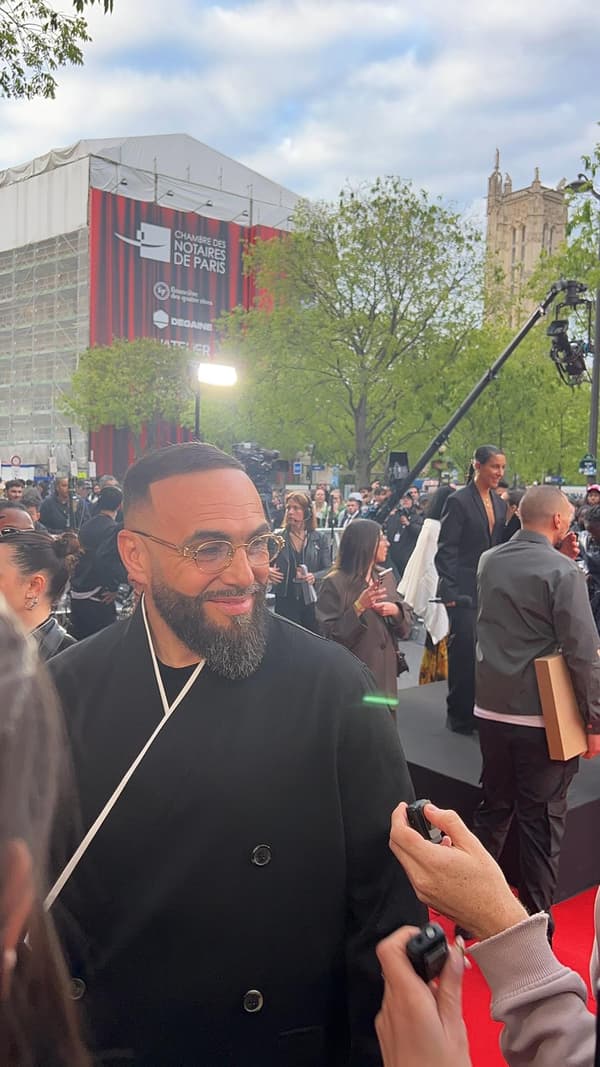 Médine sur le tapis rouge des Flammes, le 25 avril 2024