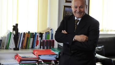 L'homme d'affaires algérien Issad Rebrab rêve de doter l'Afrique d'une "véritable colonne vertébrale ferroviaire".