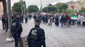 Des CRS lors de la manifestation pro-Palestine interdite le 22 octobre 2023